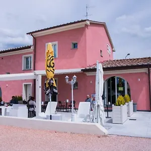 Couette-café Silvia, Vecchiano